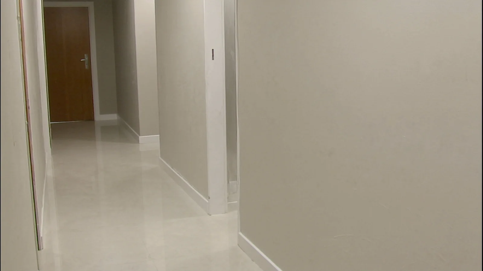 Área comum de prédio residencial bem conservada