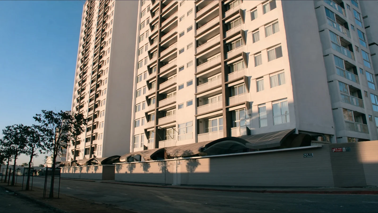 Torres residenciais modernas em bairro planejado