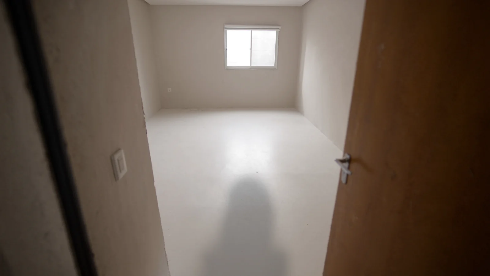 Apartamento novo recém-entregue, ainda sem mobília, pronto para vistoria